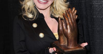 Dollys geheimer Song bleibt zu